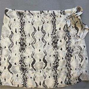 She + Sky size L wrap skirt